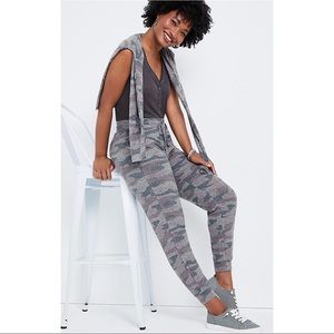 Maurice’s Camo Joggers NWT